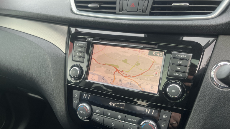 Nissan Qashqai 1.3 DiG-T N-Connecta 5dr Petrol Hatchback